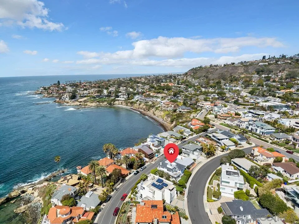 5735 Dolphin Place La Jolla, CA 92037 - Photo 70 of 75 an aerial view of a house