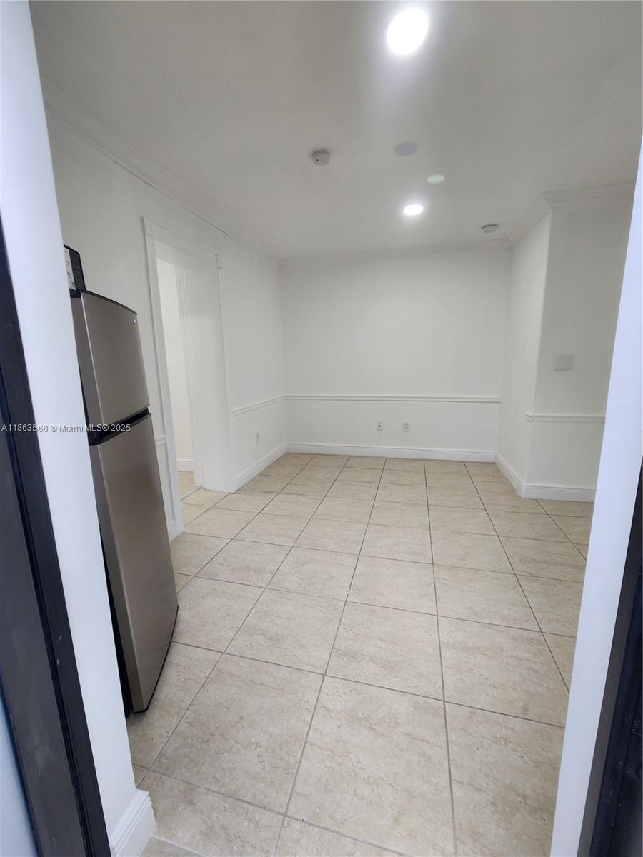 645 Northwest 7th Avenue, Unit STUDIO Homestead, FL 33030 - Photo 2 of 7