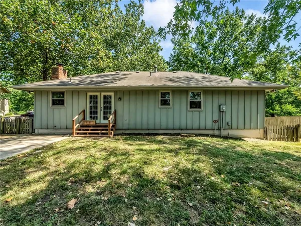 $315,000 | 1300 Northeast Browning Lane, Lee's Summit, MO 64086