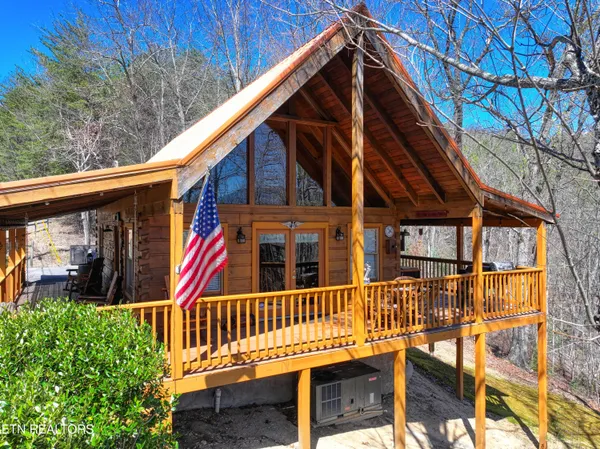 $515,000 | 2621 Raccoon Hollow Way, Pigeon Forge, TN 37862