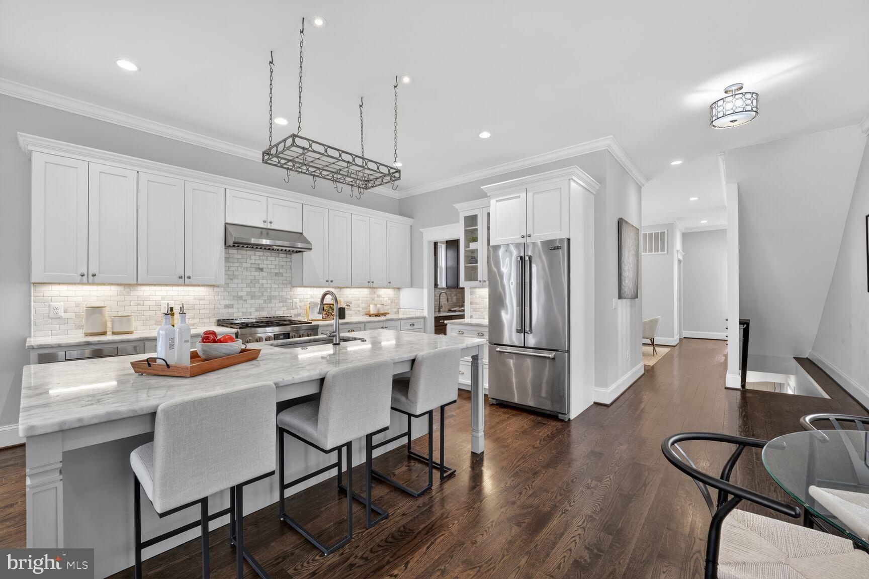 8113 Wellington Road Alexandria, VA 22308 - Photo 7 of 60