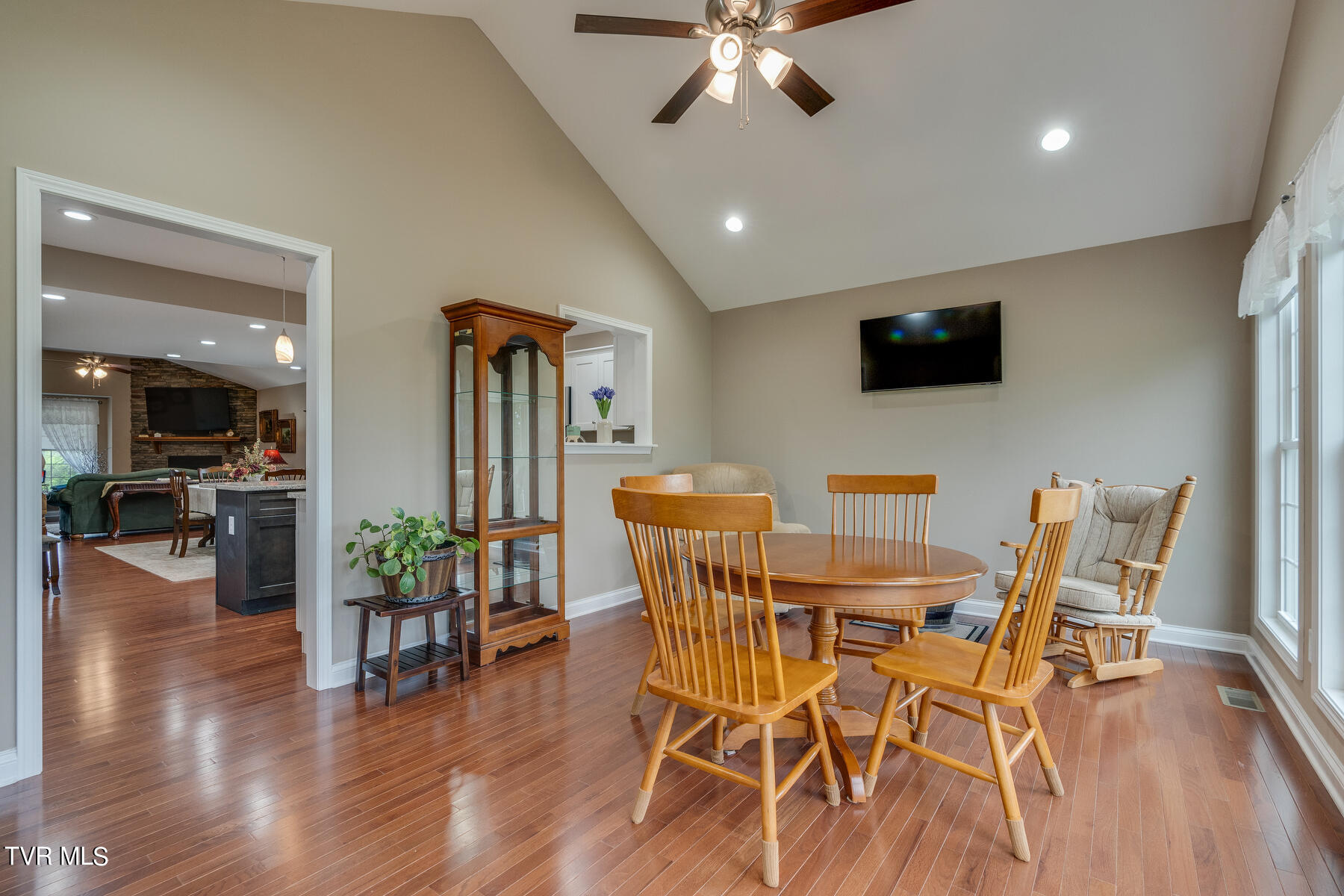 1932 Seaver Road Kingsport, TN 37660 - Photo 15 of 34 015