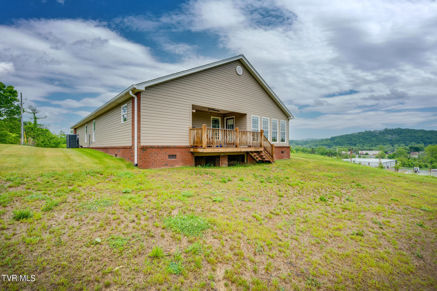 1932 Seaver Road Kingsport, TN 37660 - Photo 31 of 34 031