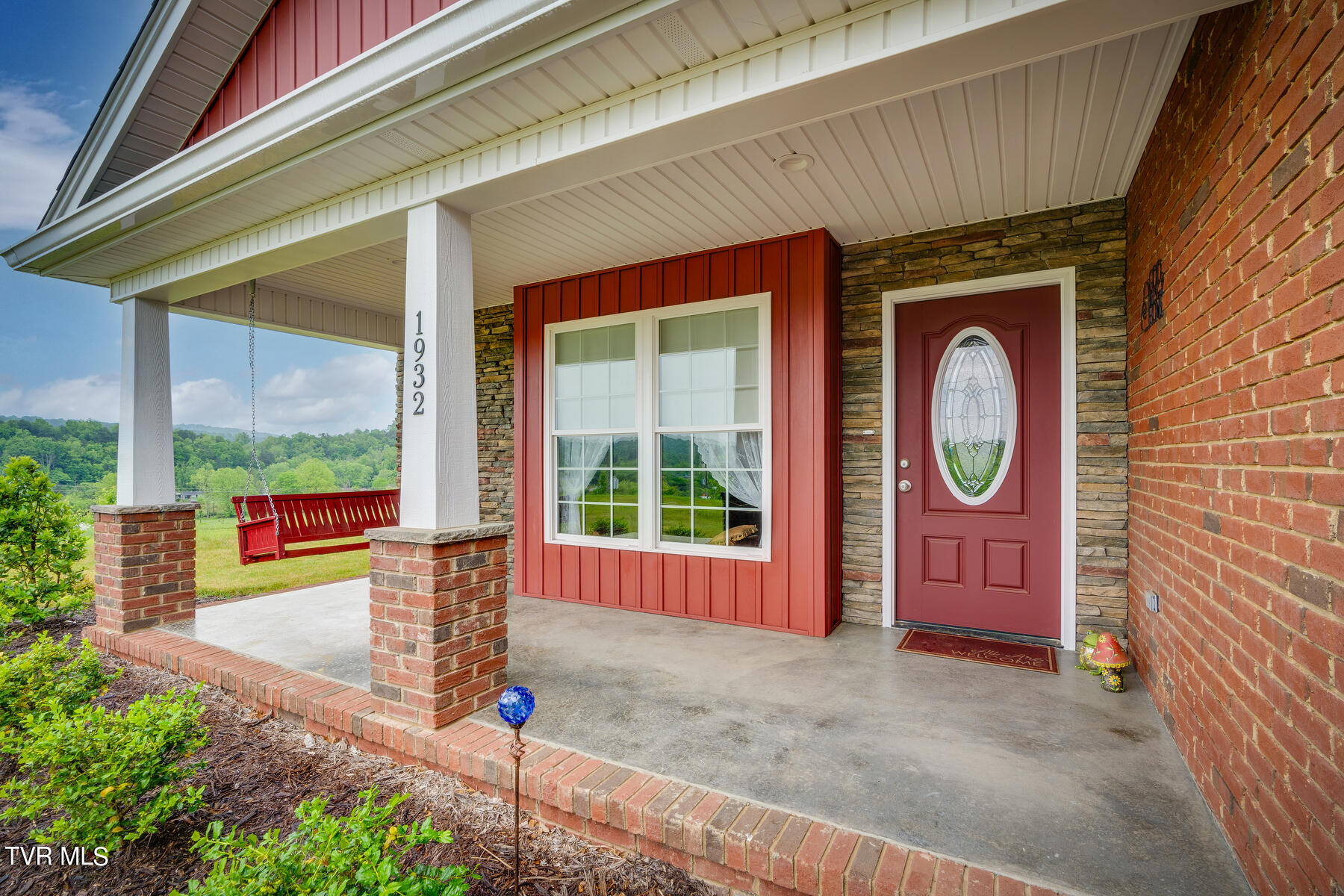 1932 Seaver Road Kingsport, TN 37660 - Photo 4 of 34 004