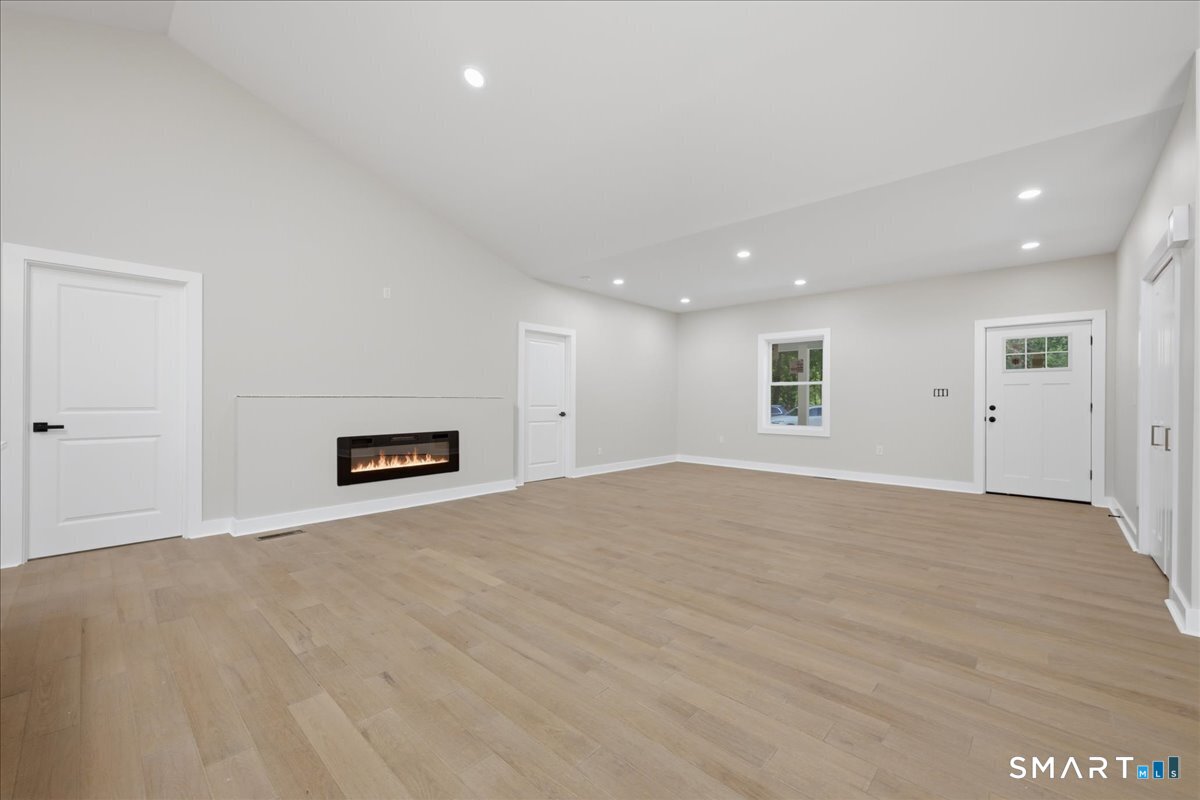 104 Hanover Road Canterbury, CT 06331 - Photo 17 of 36 Gallery Image 17