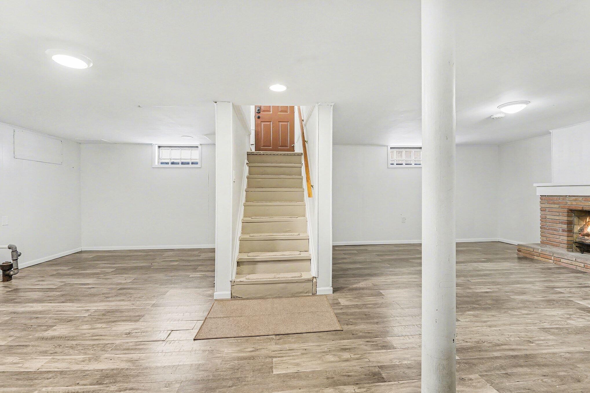 127 Madelon Street Belleville, MI 48111 - Photo 18 of 34 013_file_8562