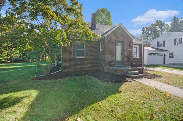 $300,000 | 127 Madelon Street, Belleville, MI 48111