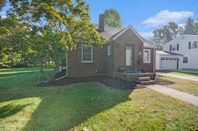 $295,000 | 127 Madelon Street, Belleville, MI 48111