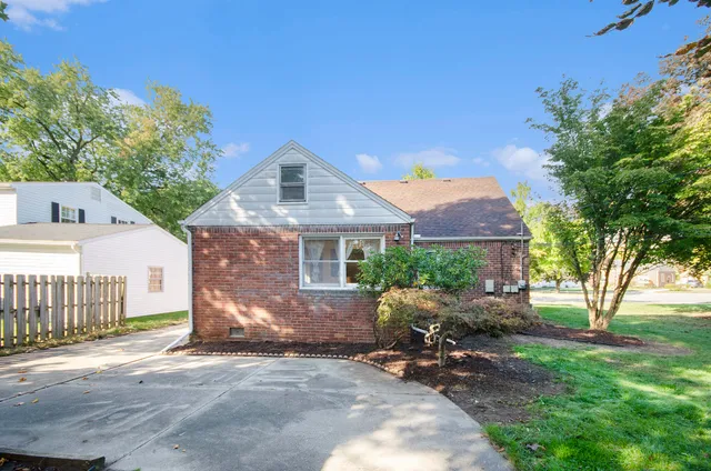 $295,000 | 127 Madelon Street, Belleville, MI 48111