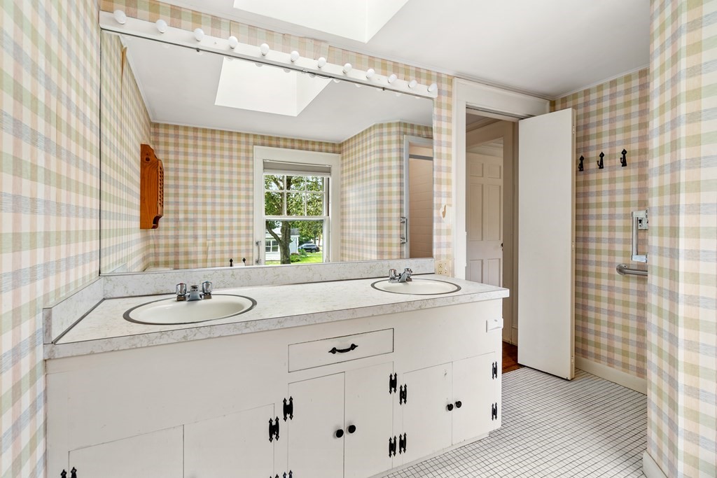 1 Conant Road Marblehead, MA 01945 - Photo 18 of 38 Gallery Image 18