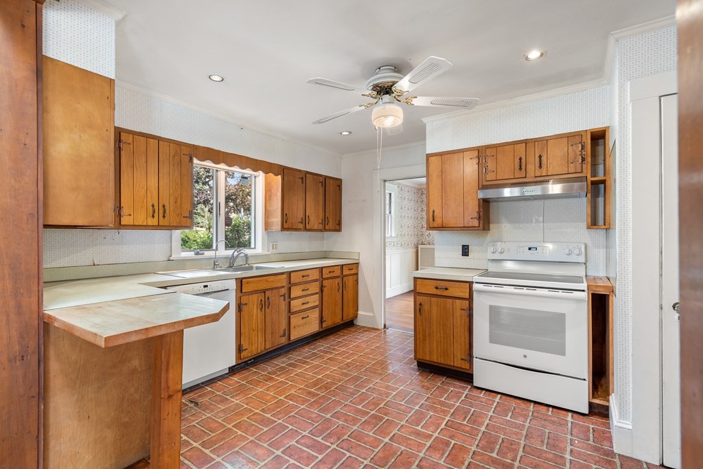 1 Conant Road Marblehead, MA 01945 - Photo 10 of 38 Gallery Image 10