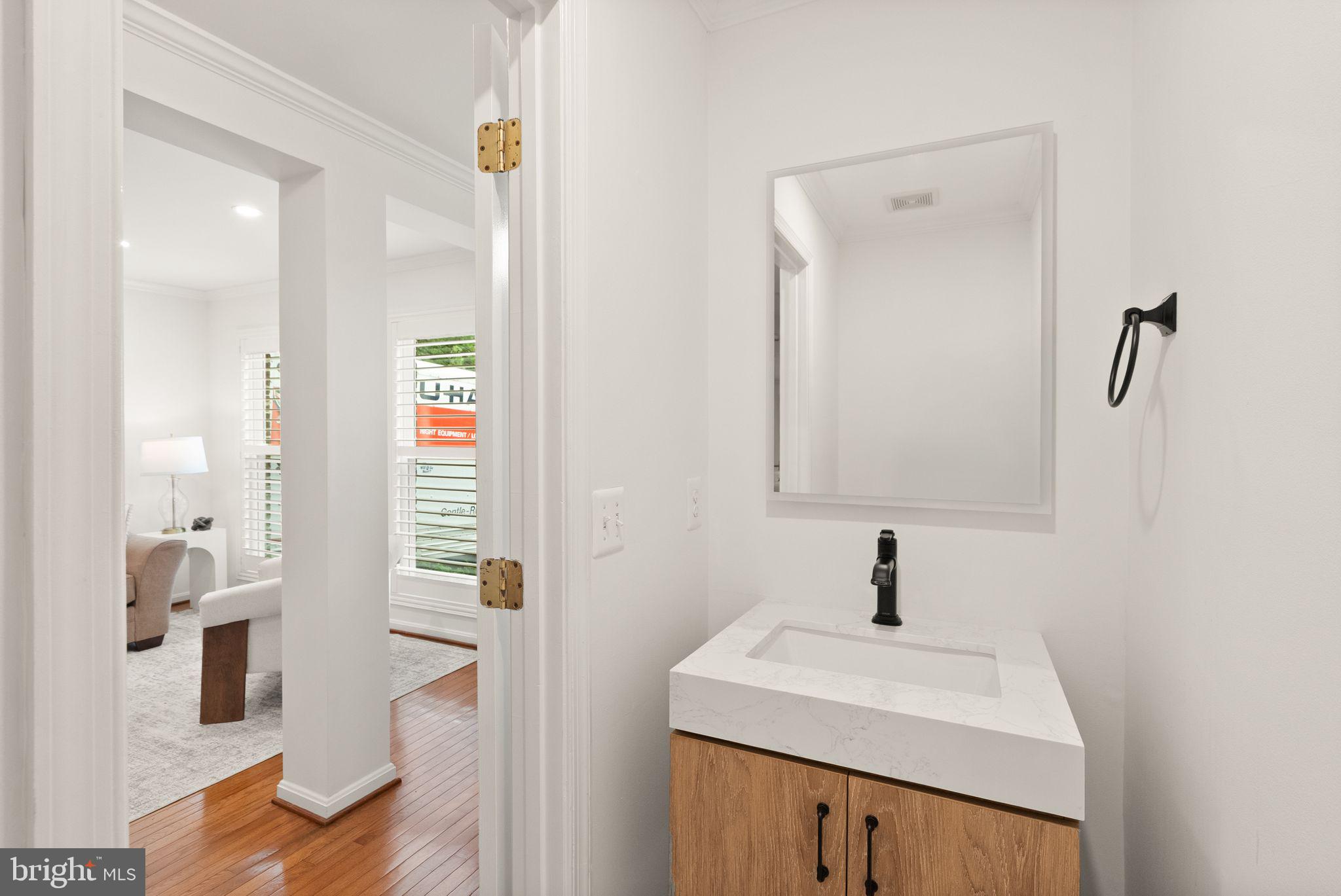 12056 Edgemere Circle Reston, VA 20190 - Photo 30 of 64