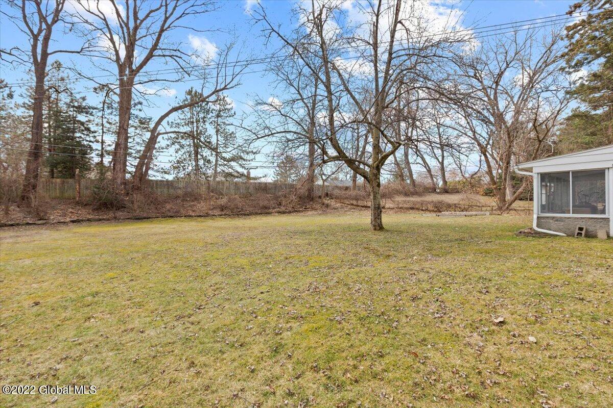 69 Upper Loudon Road Colonie, NY 12211 - Photo 2 of 30 08-MW2_4366