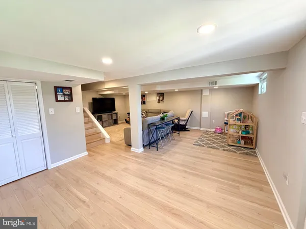 $4,500 | 2916 Meadow Lane, Falls Church, VA 22042