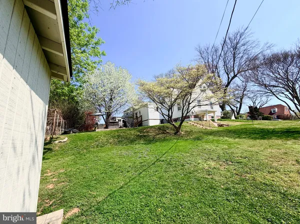 $4,500 | 2916 Meadow Lane, Falls Church, VA 22042