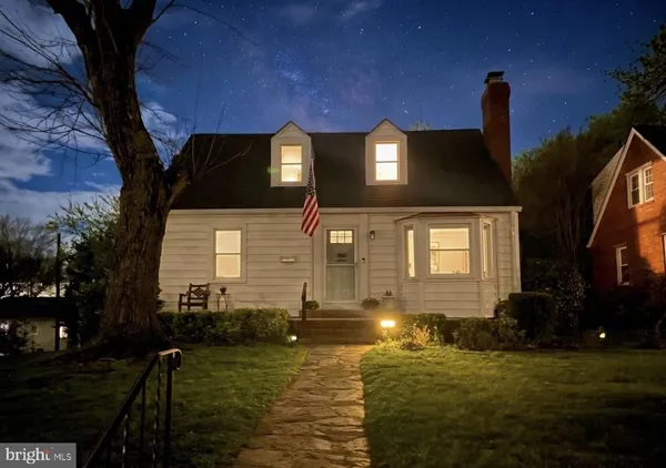 $4,500 | 2916 Meadow Lane, Falls Church, VA 22042