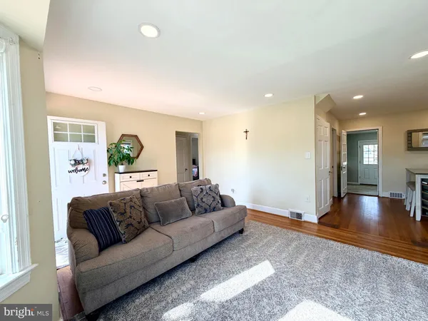 $4,500 | 2916 Meadow Lane, Falls Church, VA 22042