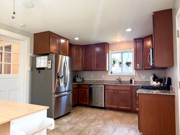 $4,500 | 2916 Meadow Lane, Falls Church, VA 22042