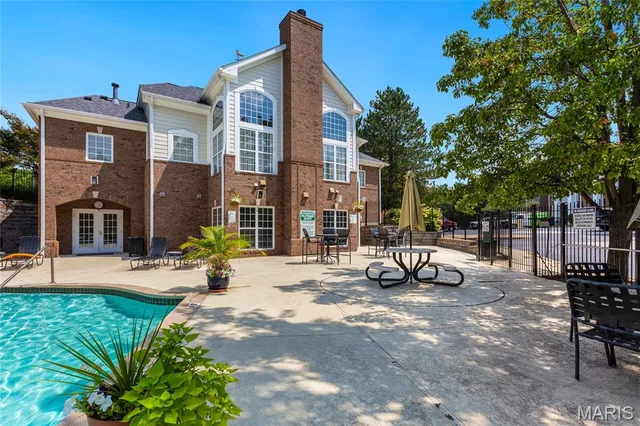 $235,000 | 13115 Mill Crossing Court, Unit 101, St. Louis, MO 63141