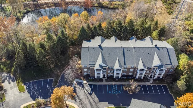 $235,000 | 13115 Mill Crossing Court, Unit 101, St. Louis, MO 63141