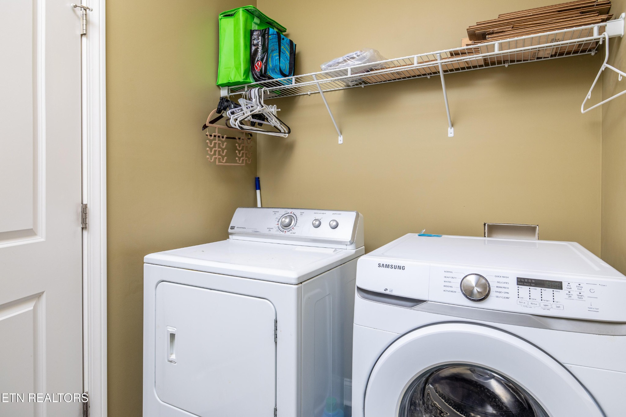 331 Centennial Bluff Boulevard Oak Ridge, TN 37830 - Photo 9 of 12 a utility room with dryer and washer