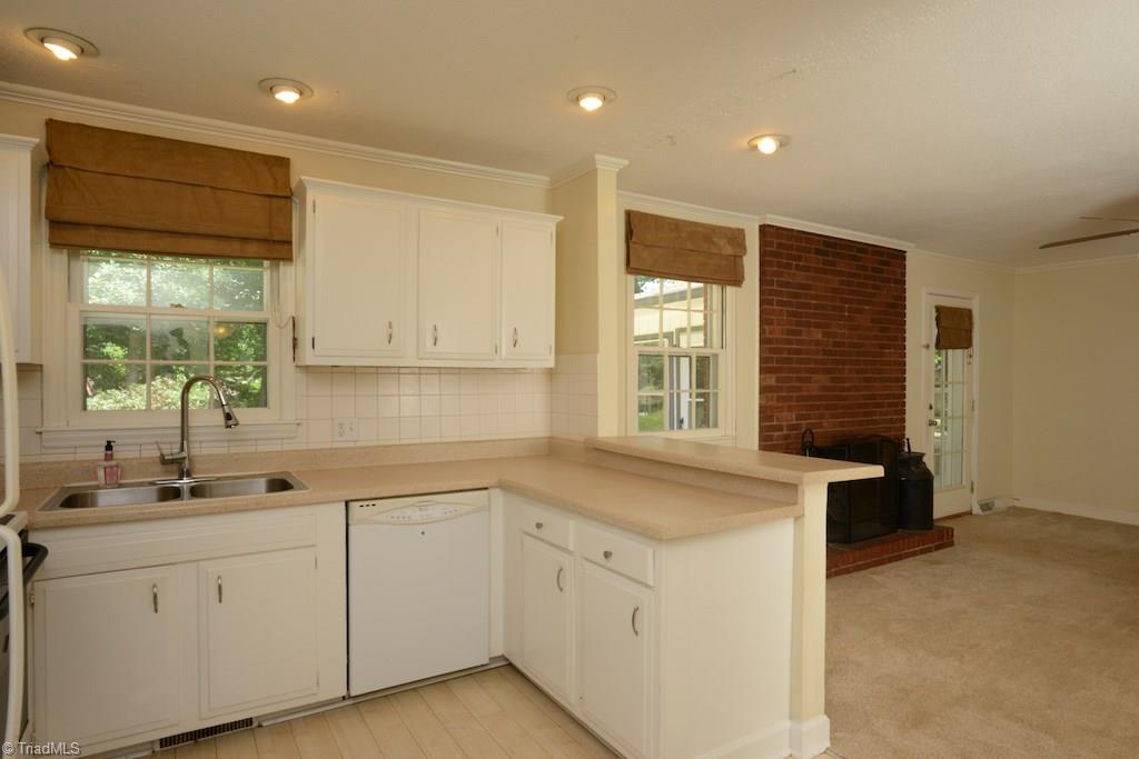 514 Shadybrook Road High Point, NC 27265 - Photo 14 of 30