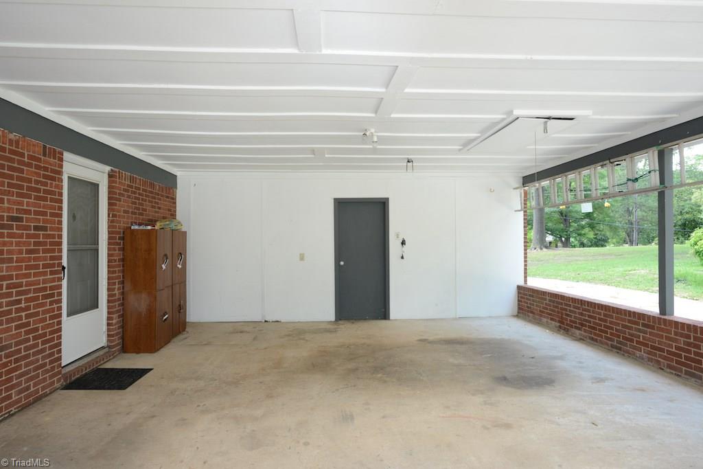 514 Shadybrook Road High Point, NC 27265 - Photo 3 of 30