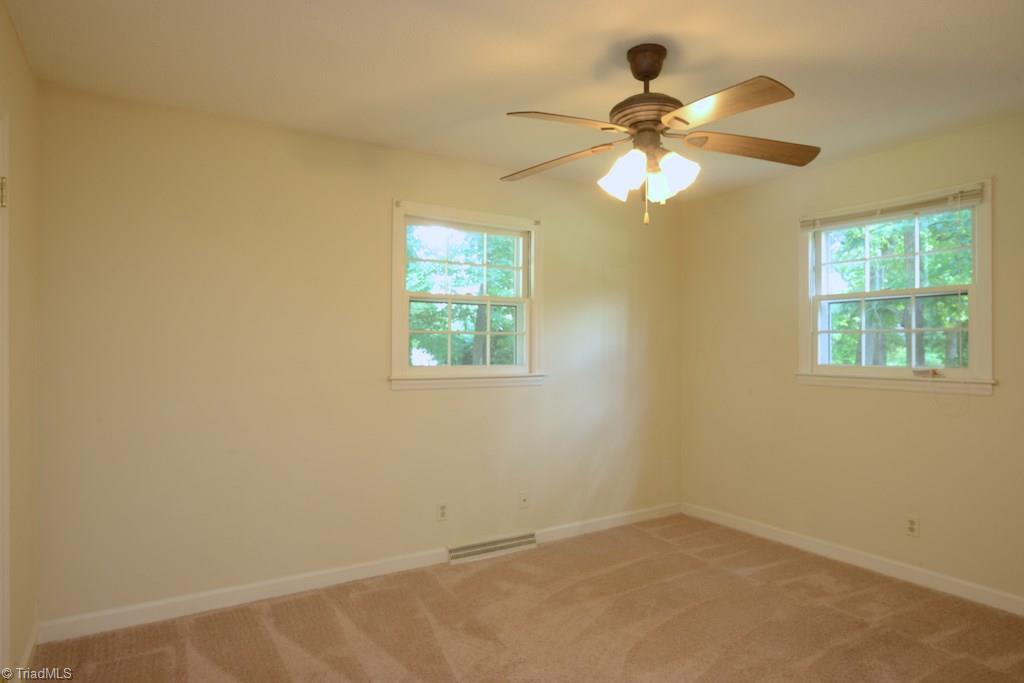 514 Shadybrook Road High Point, NC 27265 - Photo 22 of 30