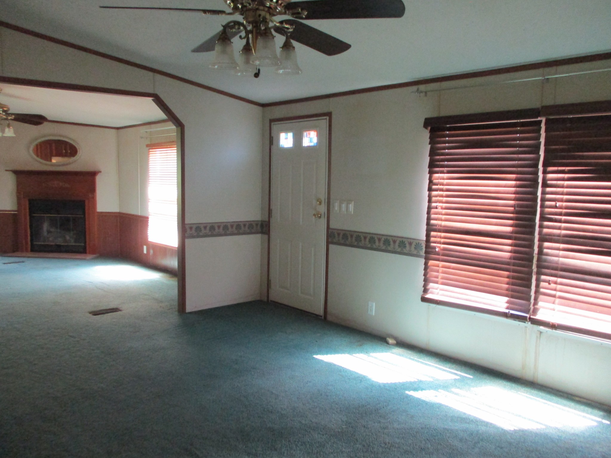 2080 North Commerce Road Lebanon, TN 37090 - Photo 13 of 40 a view of an empty room with a window