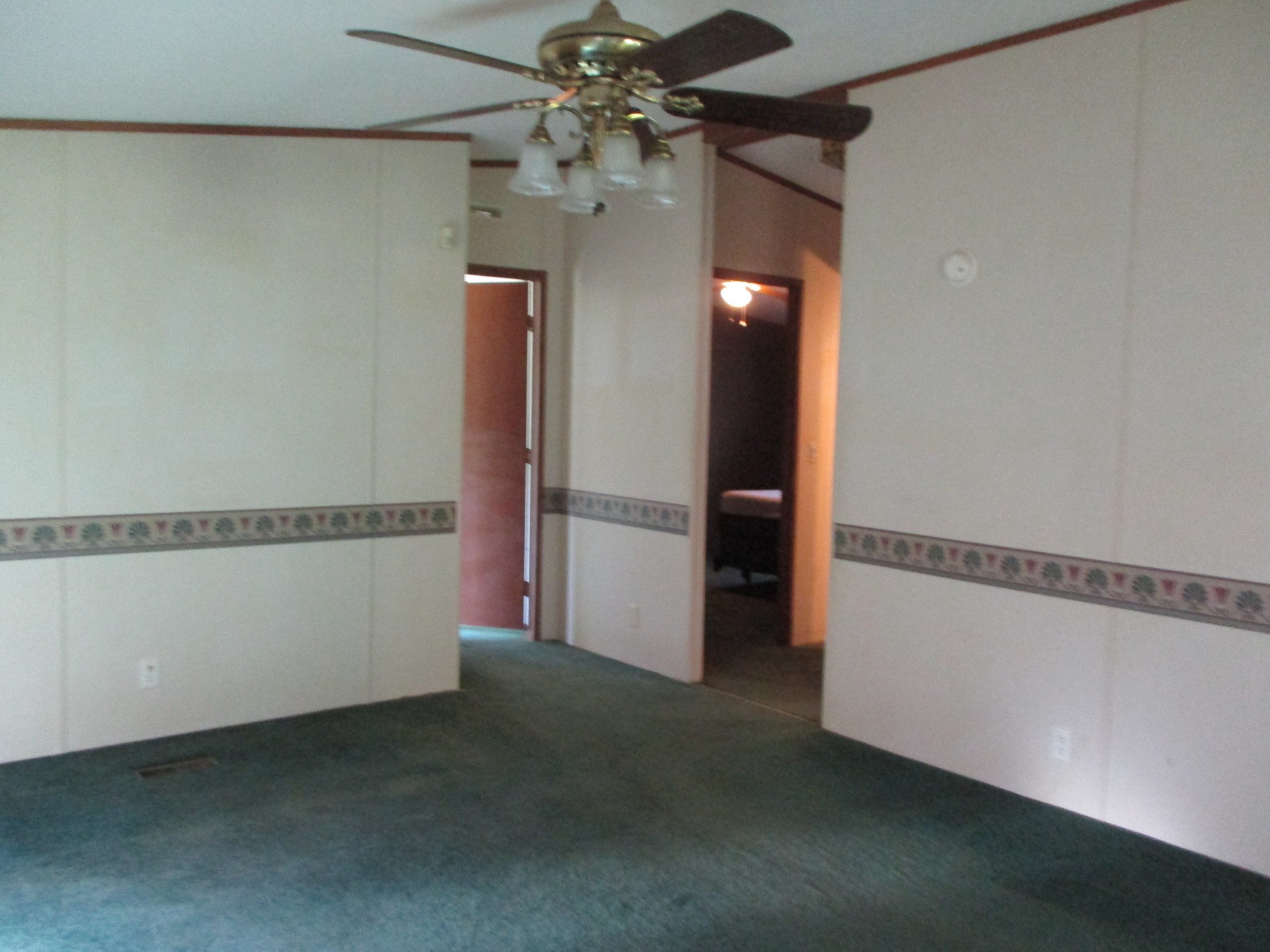 2080 North Commerce Road Lebanon, TN 37090 - Photo 14 of 40 a view of a livingroom with a hallway