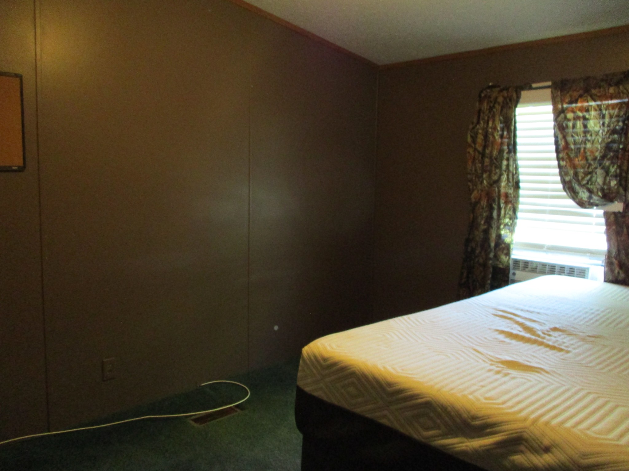 2080 North Commerce Road Lebanon, TN 37090 - Photo 15 of 40 a bedroom with a bed and a window