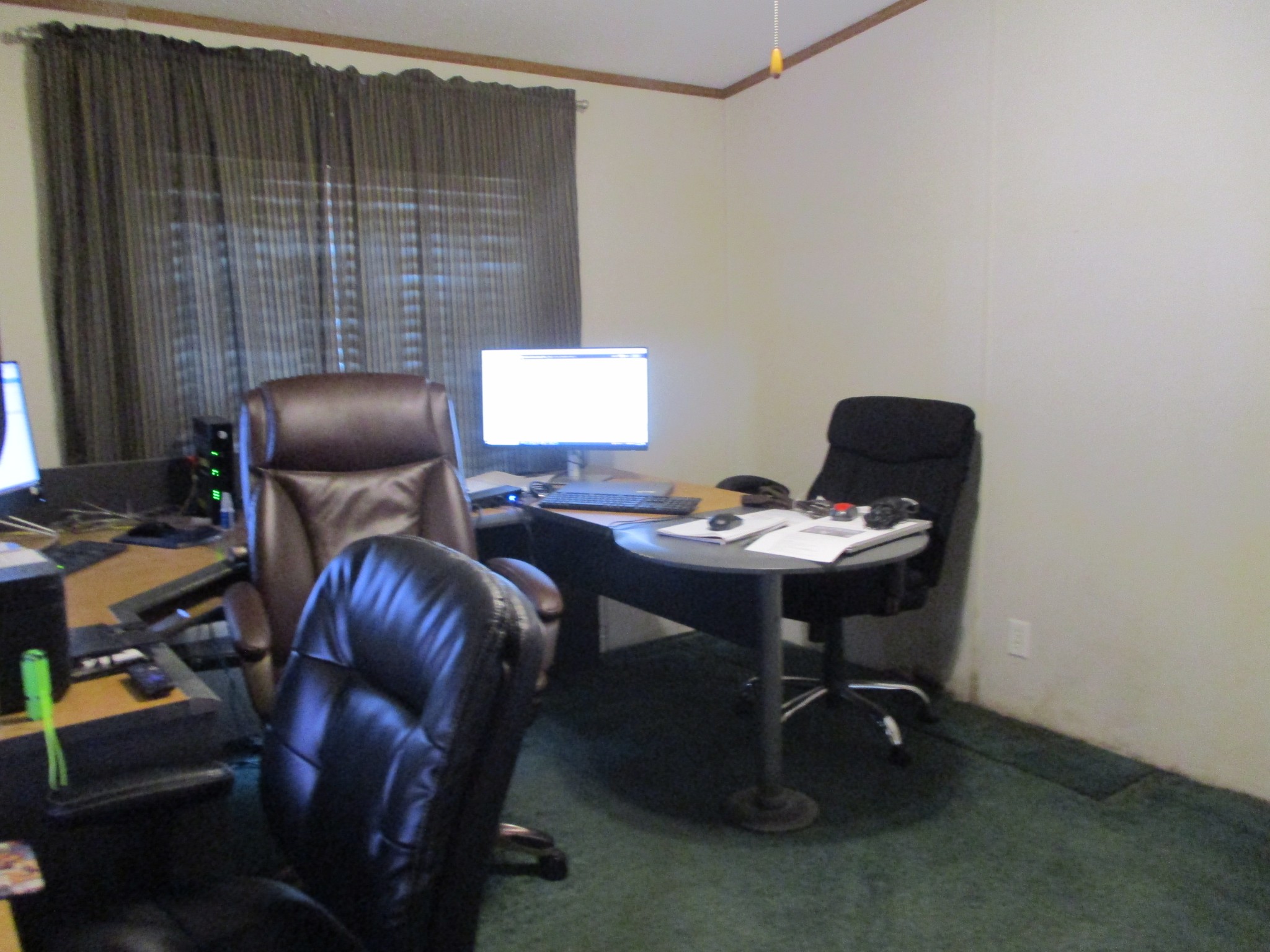 2080 North Commerce Road Lebanon, TN 37090 - Photo 17 of 40 a view of a workspace with furniture