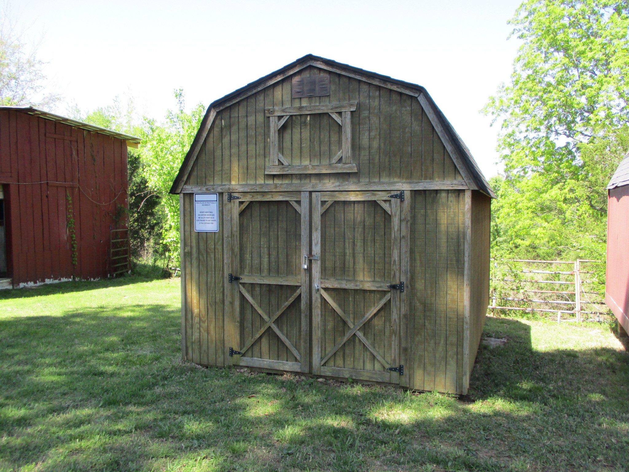 2080 North Commerce Road Lebanon, TN 37090 - Photo 33 of 40 a front view of a house with garden