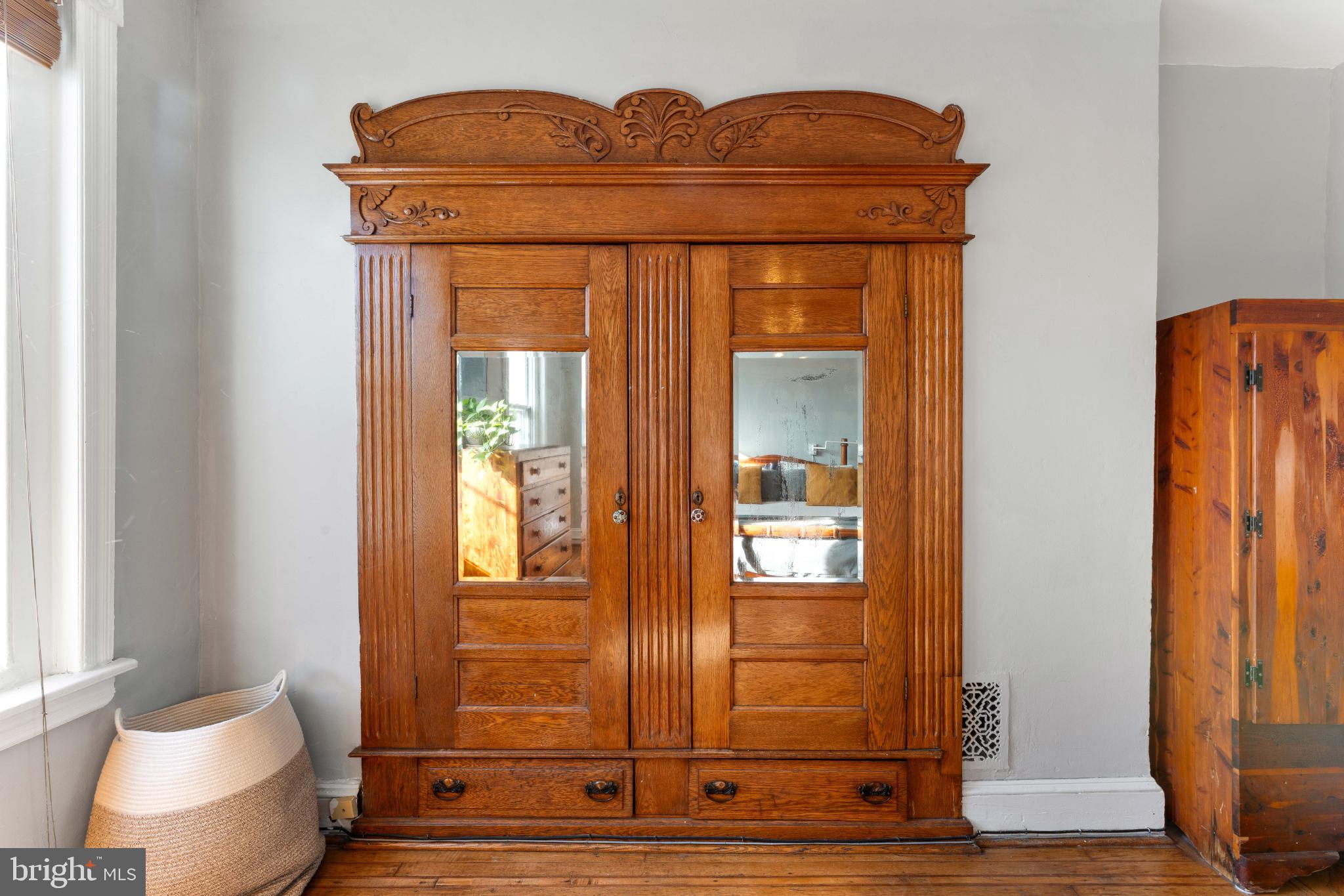 134 Davis Street Philadelphia, PA 19127 - Photo 22 of 33 a view of front door and bedroom