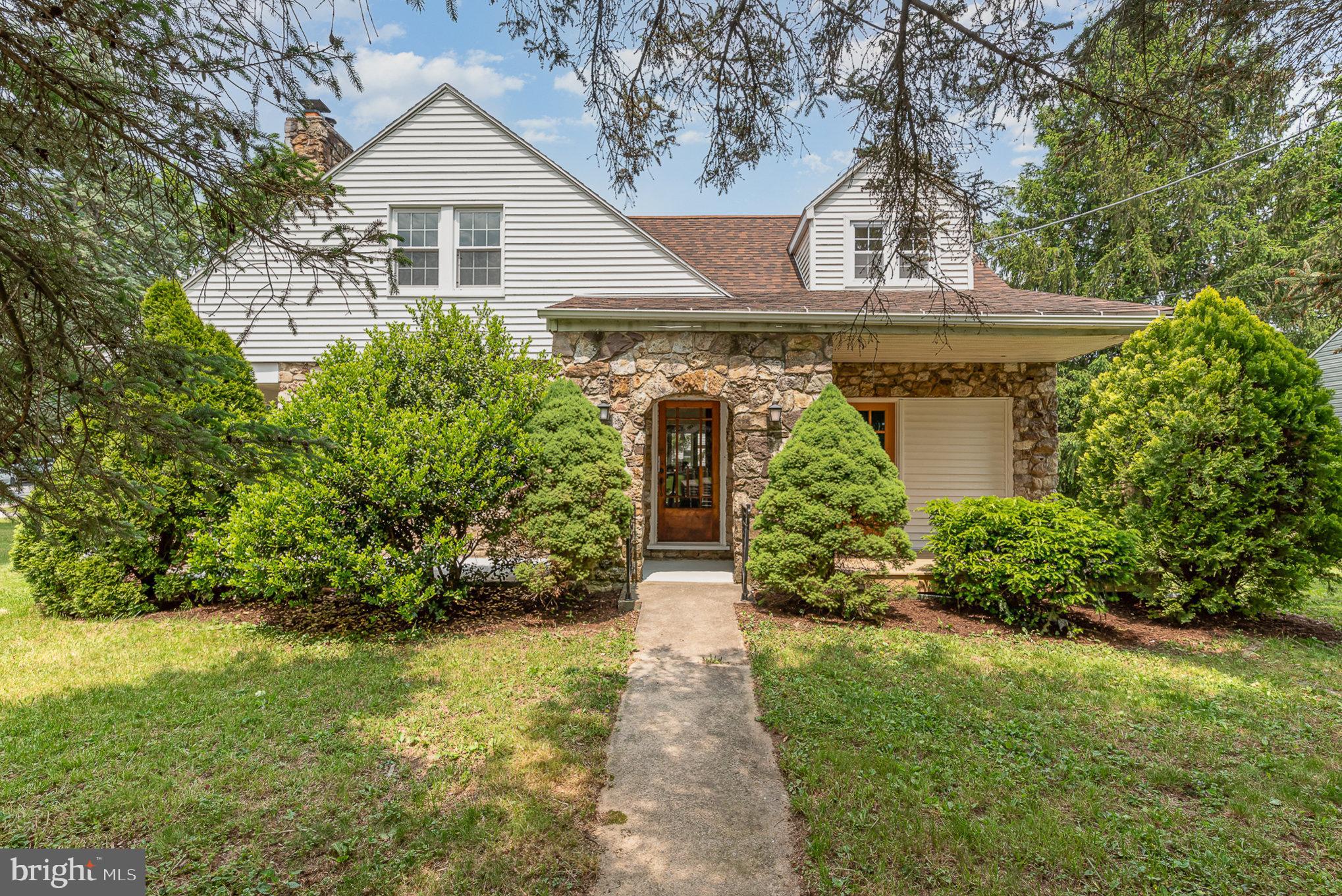 211 York Road Carlisle, PA 17013 - Photo 1 of 33 Gallery Image 1