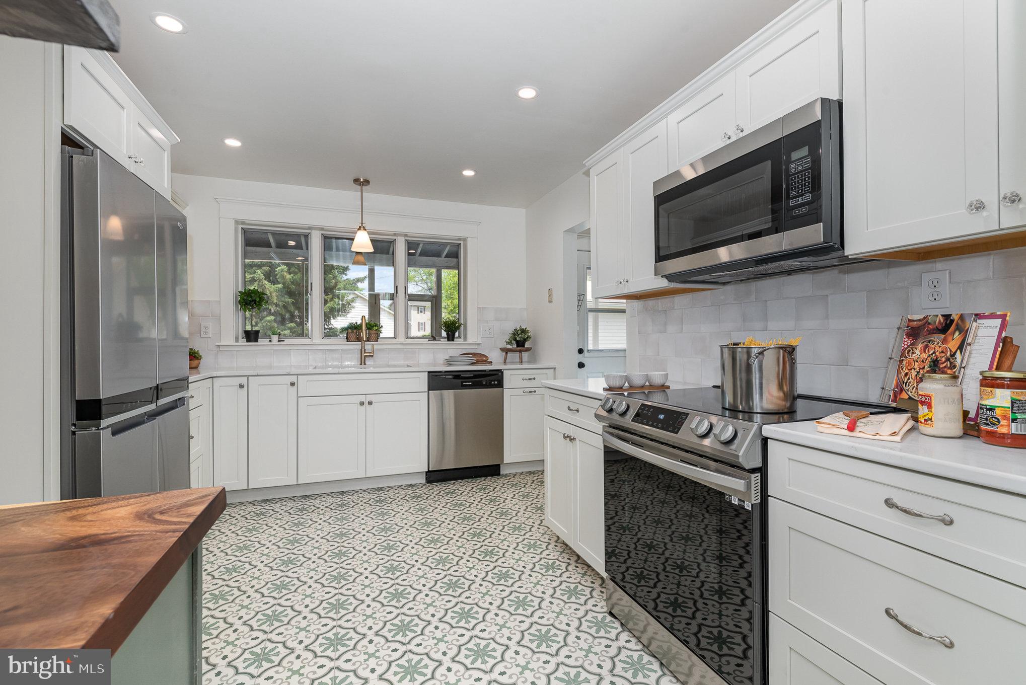 211 York Road Carlisle, PA 17013 - Photo 3 of 33 Gallery Image 3