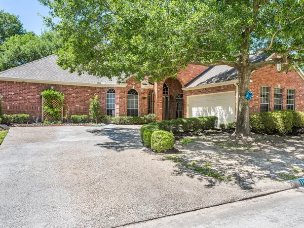 $2,395 | 11519 Aspenway Drive, Houston, TX 77070