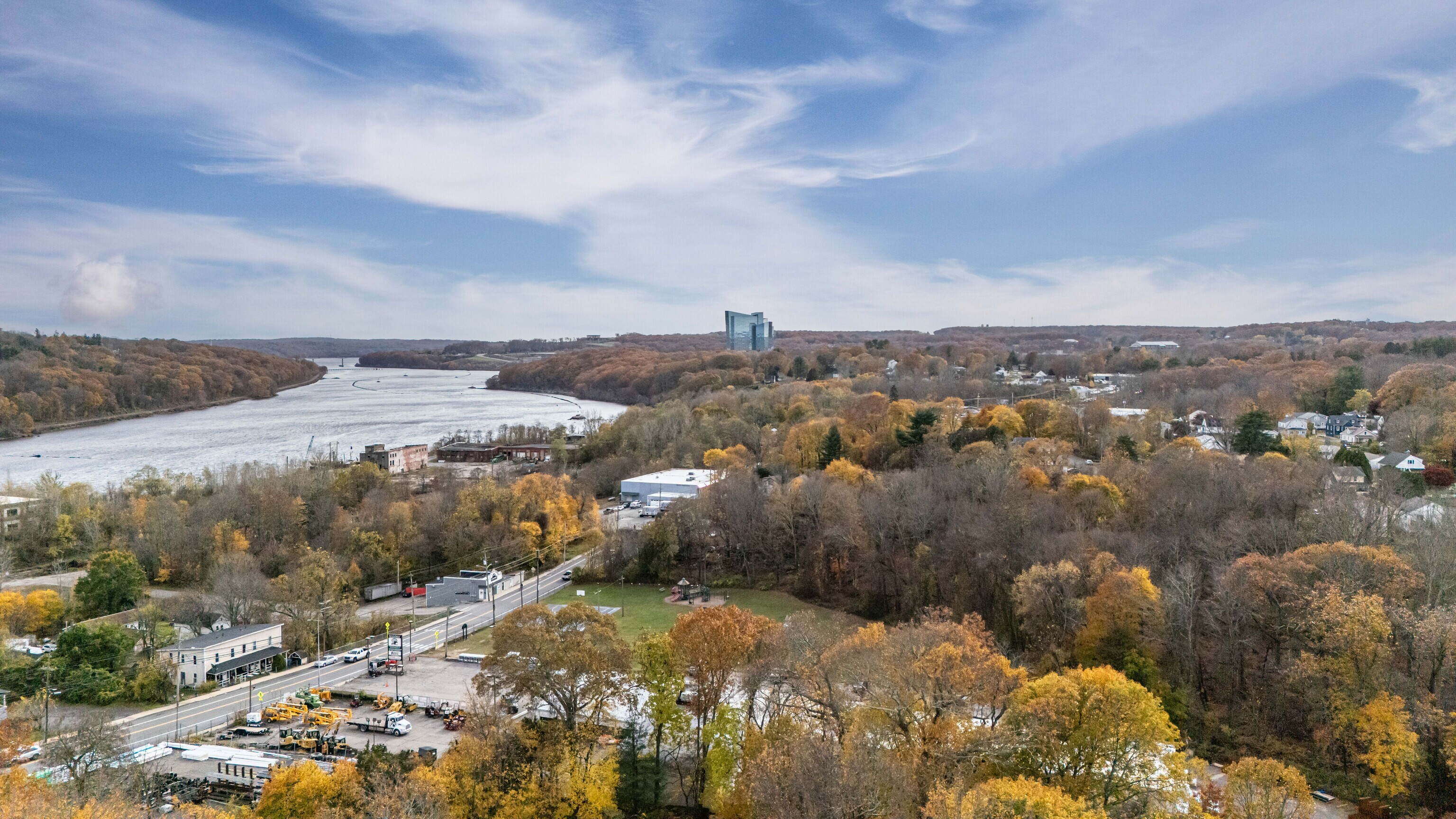 29 Dunham Street Norwich, CT 06360 - Photo 4 of 33 a view of a city