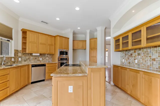 $895,000 | 100 Palm Cove, Buchanan Dam, TX 78609