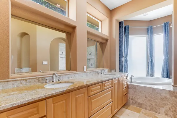 $885,000 | 100 Palm Cove, Buchanan Dam, TX 78609