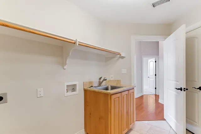 $895,000 | 100 Palm Cove, Buchanan Dam, TX 78609