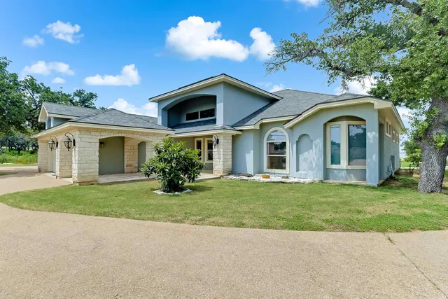 $895,000 | 100 Palm Cove, Buchanan Dam, TX 78609