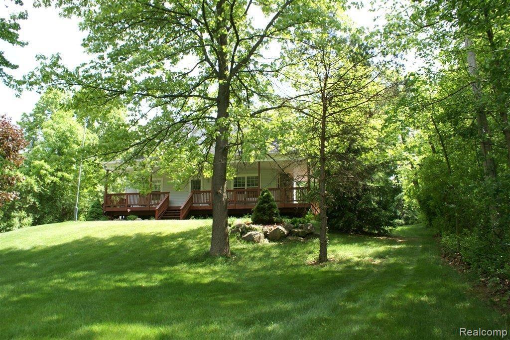 5169 Whipple Lake Road Clarkston, MI 48348 - Photo 3 of 25 DSC00430.JPG