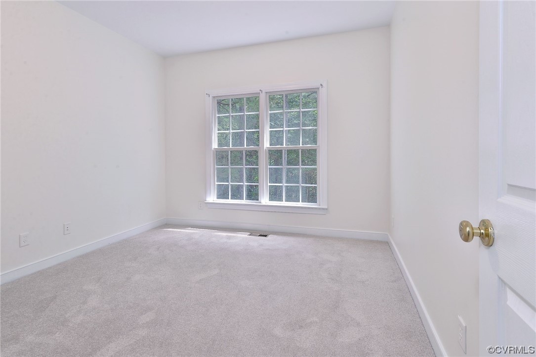 5531 Scotsview Drive Providence Forge, VA 23140 - Photo 20 of 42 an empty room with a window