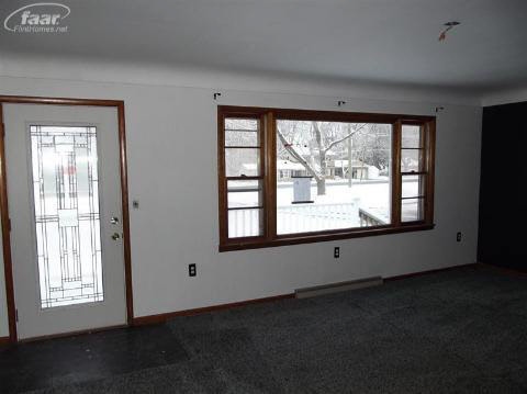 424 North State Road Owosso, MI 48867 - Photo 5 of 18 20125486-4.JPG