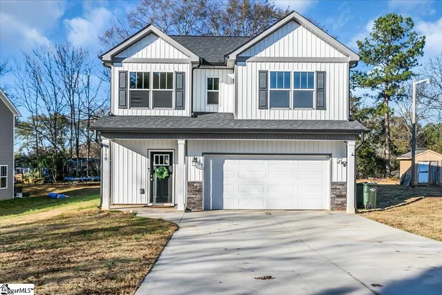 $325,000 | 110 West 4th Avenue, Easley, SC 29640