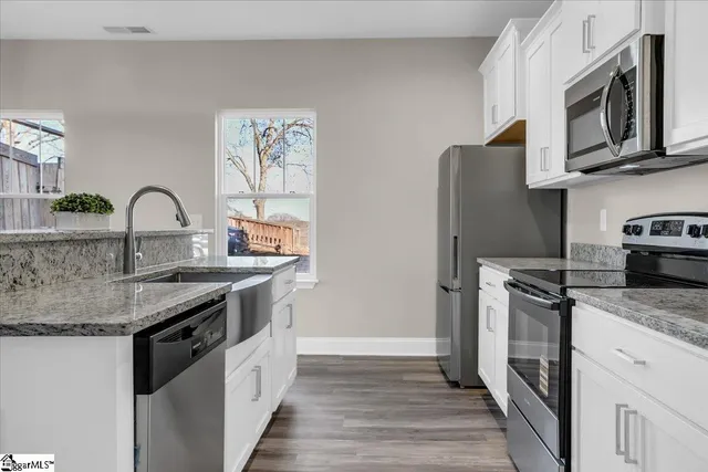 $325,000 | 110 West 4th Avenue, Easley, SC 29640