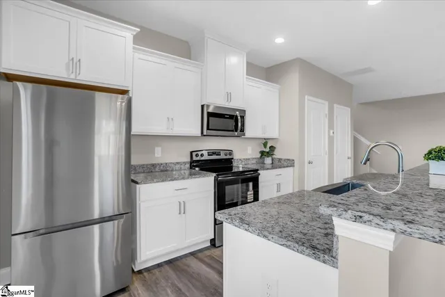 $325,000 | 110 West 4th Avenue, Easley, SC 29640