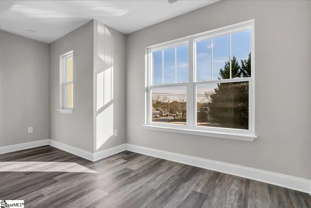 $325,000 | 110 West 4th Avenue, Easley, SC 29640