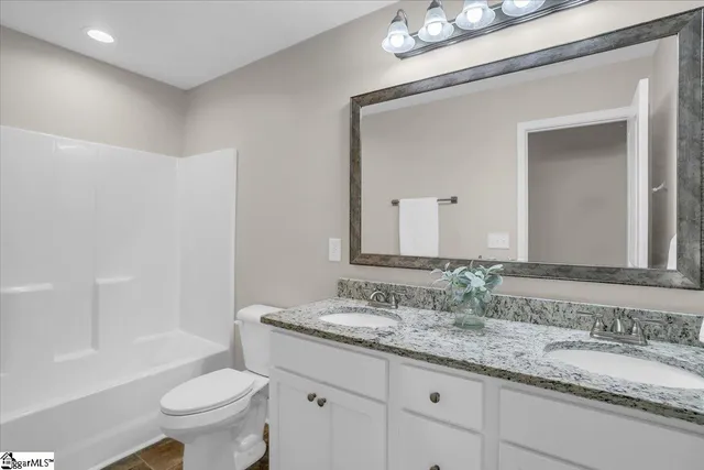 $325,000 | 110 West 4th Avenue, Easley, SC 29640